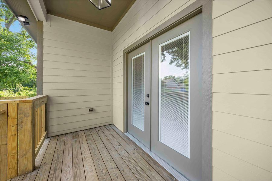 Covered rear porch! Covered rear porch!