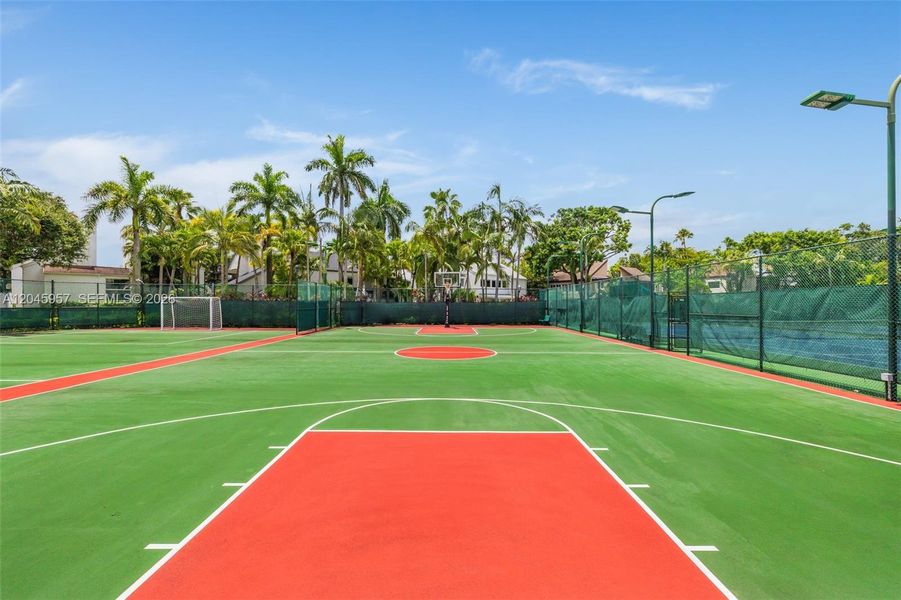 Community amenities in , Miami (Image 36).