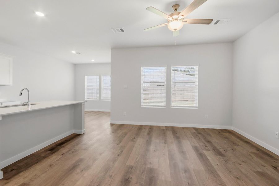 Spacious, unfurnished interior of a new home in Crockett Meadows, Conroe (Image 16). Spacious, unfurnished interior of a new home in Crockett Meadows, Conroe (Image 16).