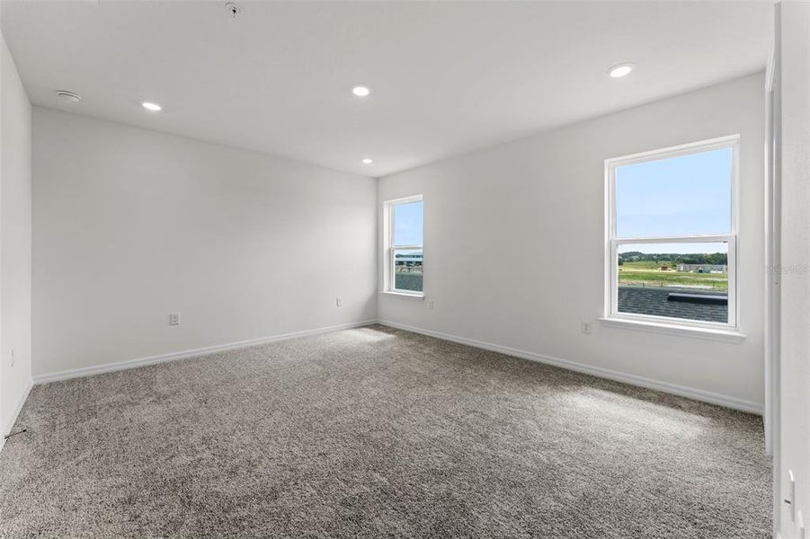 Spacious, unfurnished interior of a new home in Eden Crest, Apopka (Image 16).