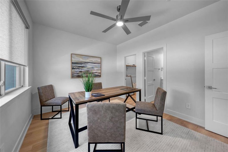 Furnished interior view inside a new home in , Farmers Branch (Image 9).