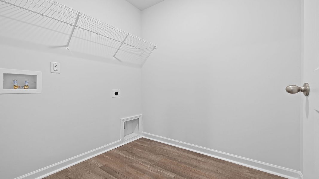Spacious, unfurnished interior of a new home in Bentley Park, Greenwood (Image 30).