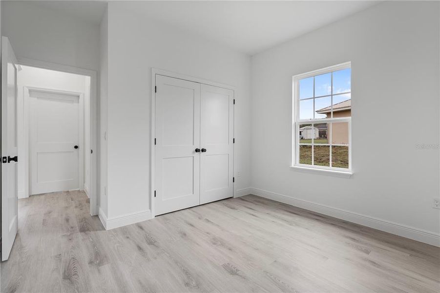 Spacious, unfurnished interior of a new home in , Ocala (Image 11).