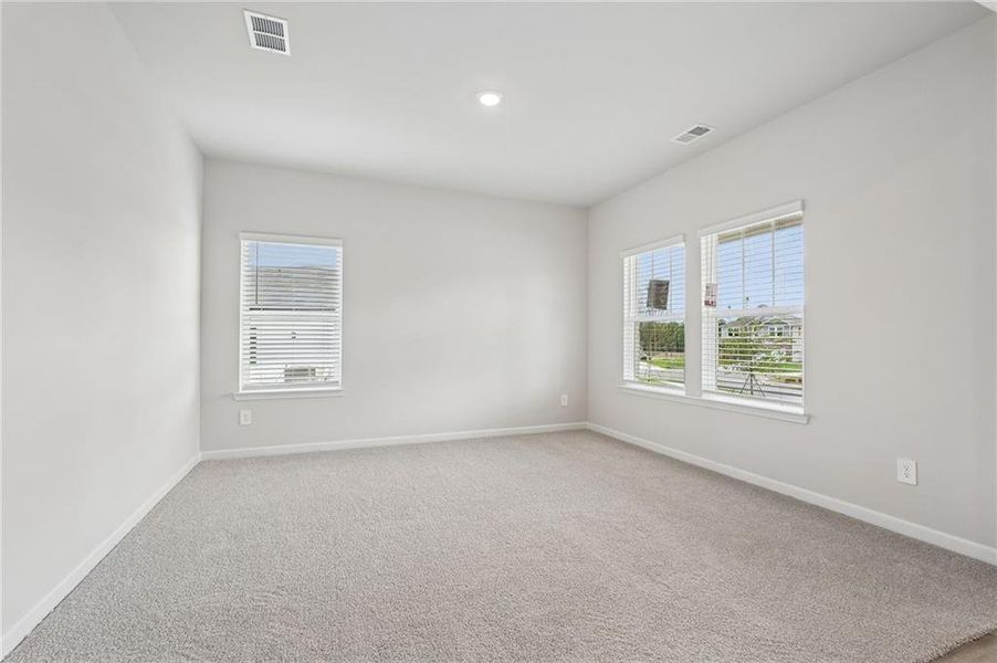 Spacious, unfurnished interior of a new home in Northwoods at Mirror Lake, Villa Rica (Image 30).