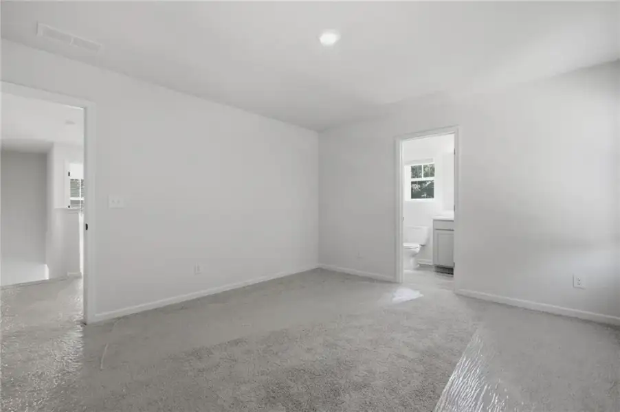 Spacious, unfurnished interior of a new home in , Mableton (Image 25).