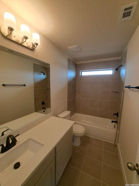 Furnished interior view inside a new home in Rhine Valley, Schertz (Image 10).
