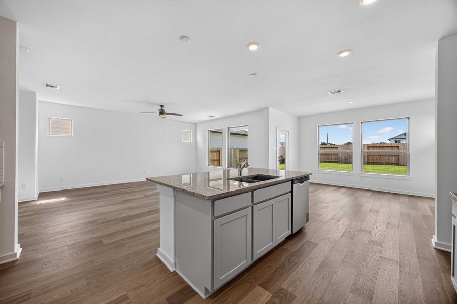 Furnished interior view inside a new home in La Segarra 40', Brookshire (Image 9).