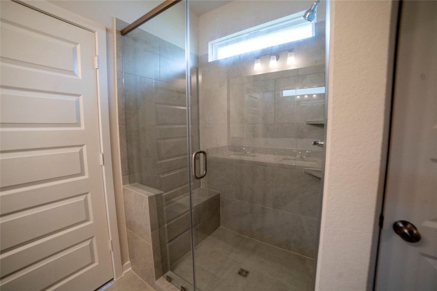 Close-up of interior finishes inside a home in , Brenham (Image 15).