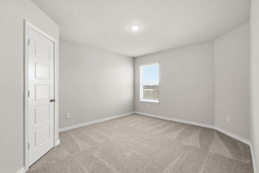 Spacious, unfurnished interior of a new home in Deer Creek, Crowley (Image 21).