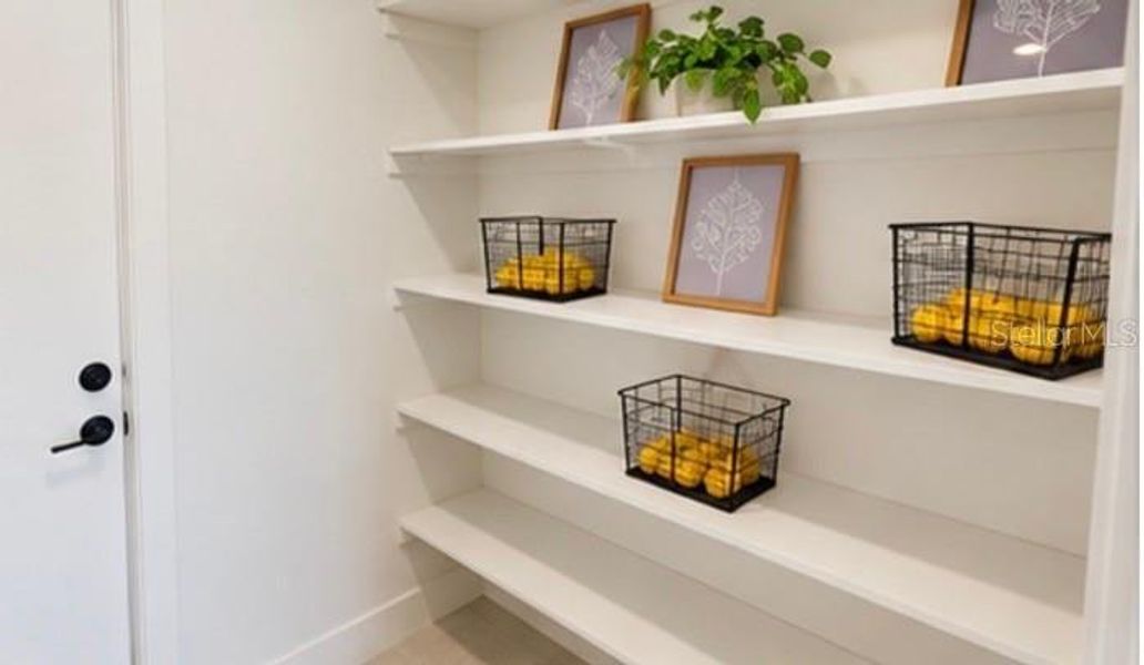 Close-up of interior finishes inside a home in , Mascotte (Image 8).