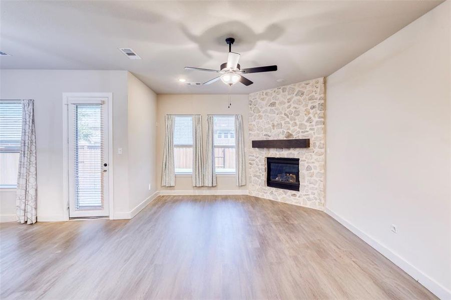 Spacious, unfurnished interior of a new home in , Van Alstyne (Image 25). Spacious, unfurnished interior of a new home in , Van Alstyne (Image 25).