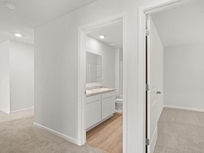 Image 33 of a home in Oakleigh Glen.