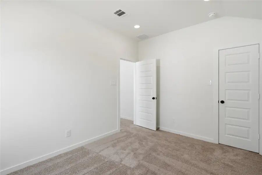 Spacious, unfurnished interior of a new home in Foxtail Palms, Manvel (Image 14). Spacious, unfurnished interior of a new home in Foxtail Palms, Manvel (Image 14).