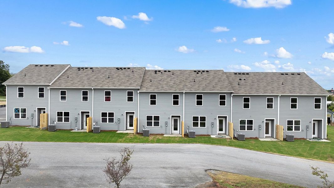 Front exterior of a home in the Woodbury Park community, located in Atlanta, GA (Image 16).