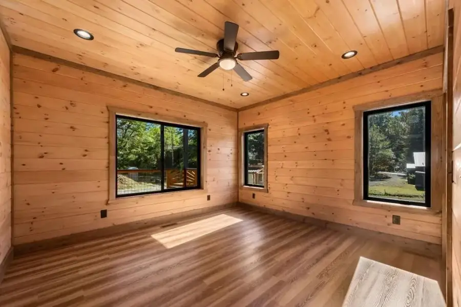 Spacious, unfurnished interior of a new home in , Blue Ridge (Image 40).