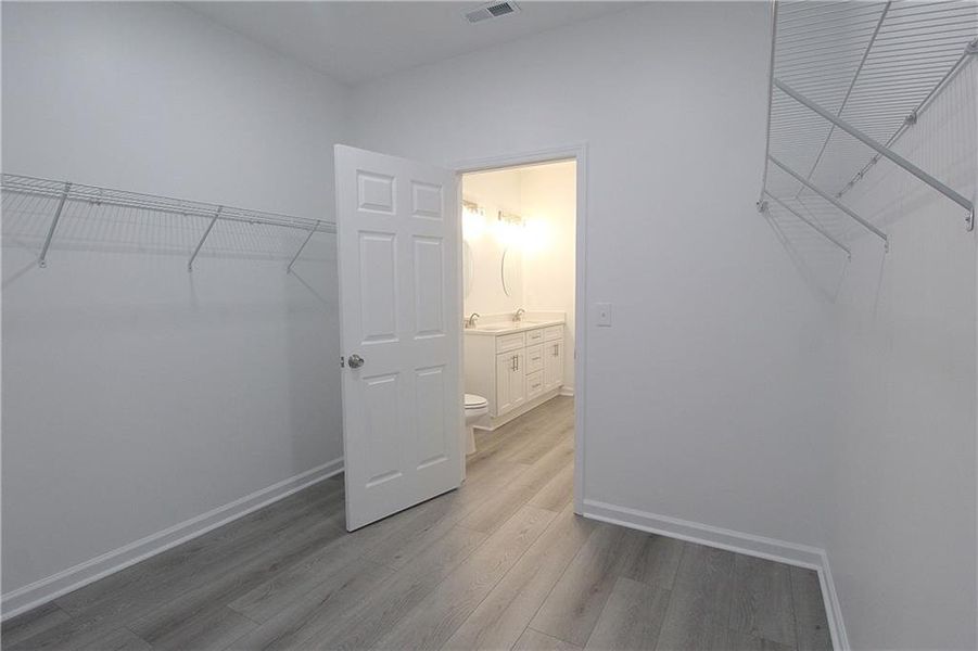 Image 47 of a home in .