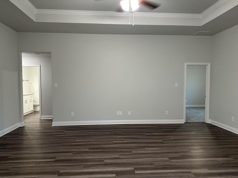 Spacious, unfurnished interior of a new home in Greystone, Angleton (Image 14).