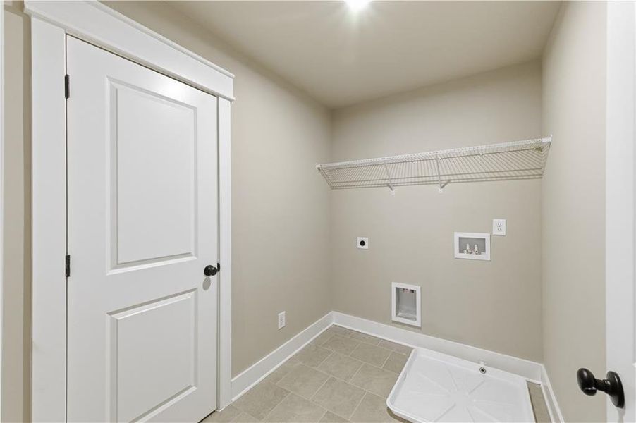 Spacious, unfurnished interior of a new home in Springside Reserve, Powder Springs (Image 32).