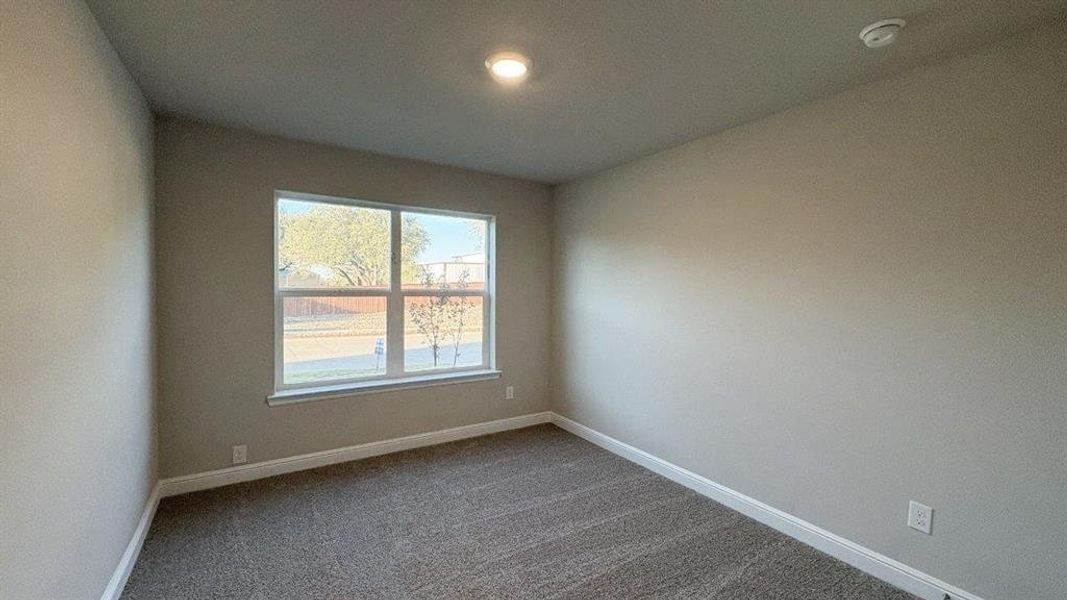 Spacious, unfurnished interior of a new home in Sandstone Estates, Granbury (Image 22).