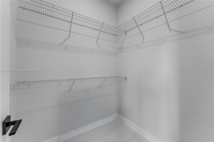 Spacious, unfurnished interior of a new home in , Miami (Image 21).