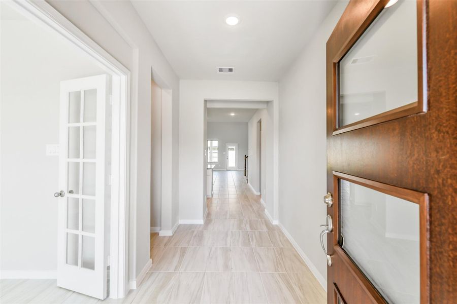 Spacious, unfurnished interior of a new home in Stone Creek Ranch, Hockley (Image 45). Spacious, unfurnished interior of a new home in Stone Creek Ranch, Hockley (Image 45).