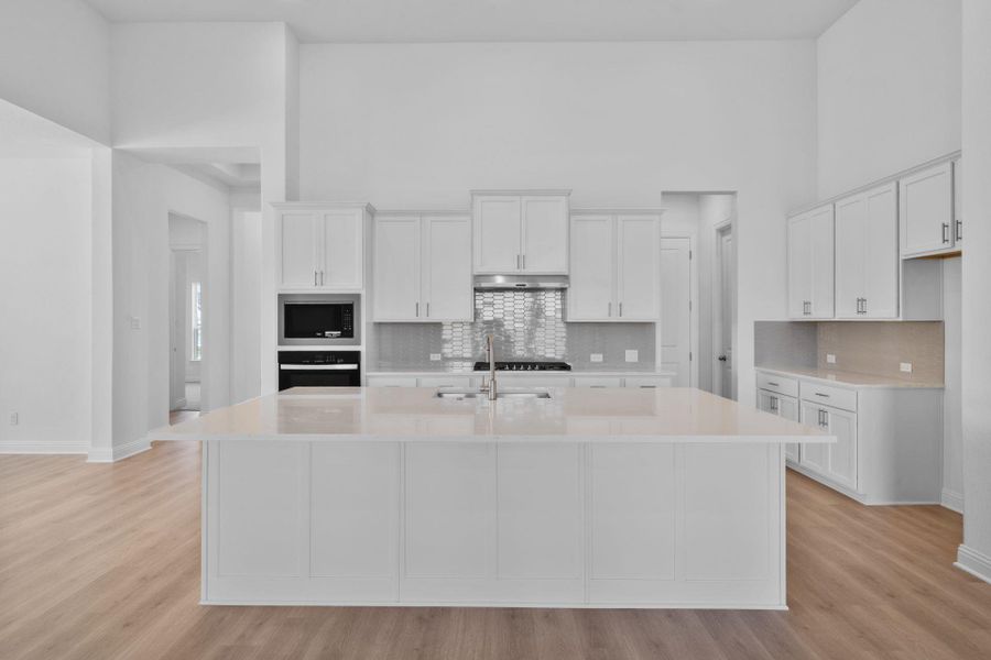 Gorgeous Open Concept Kitchen