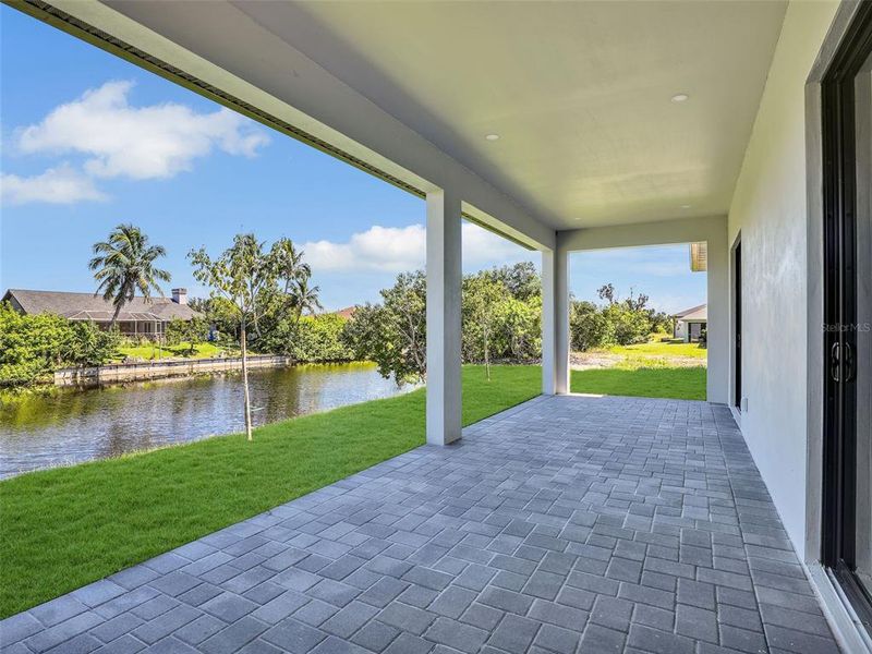 Exterior details and patio area of a home in , Cape Coral (Image 26).