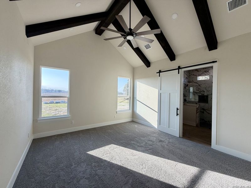 Spacious, unfurnished interior of a new home in , Floresville (Image 31).