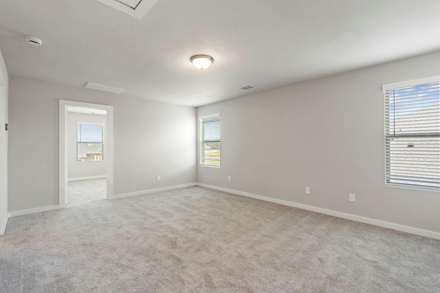 Spacious, unfurnished interior of a new home in , New Caney (Image 15).