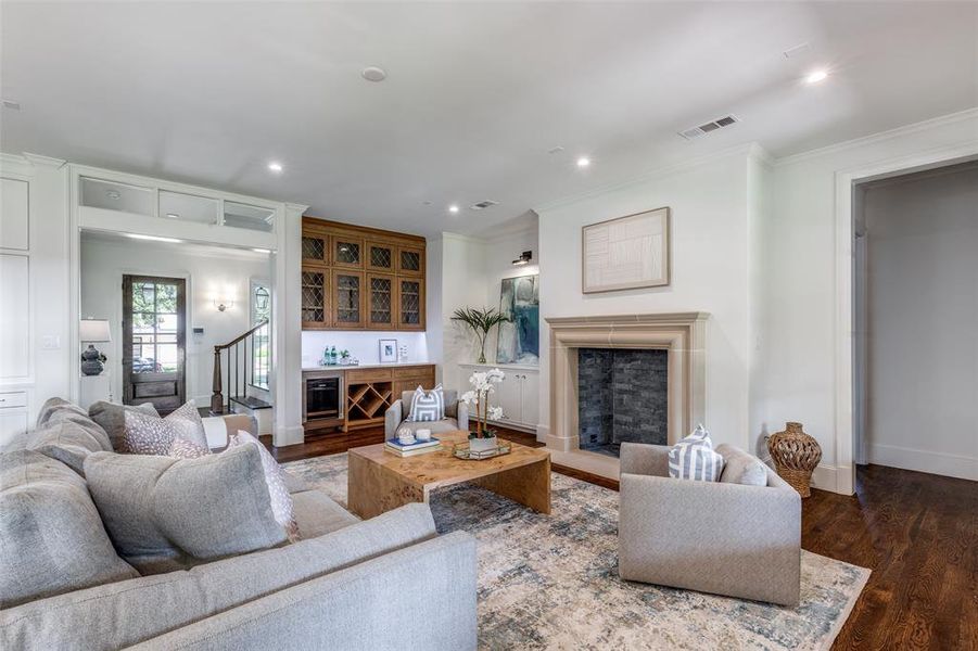 Furnished interior view inside a new home in , Dallas (Image 29). Furnished interior view inside a new home in , Dallas (Image 29).