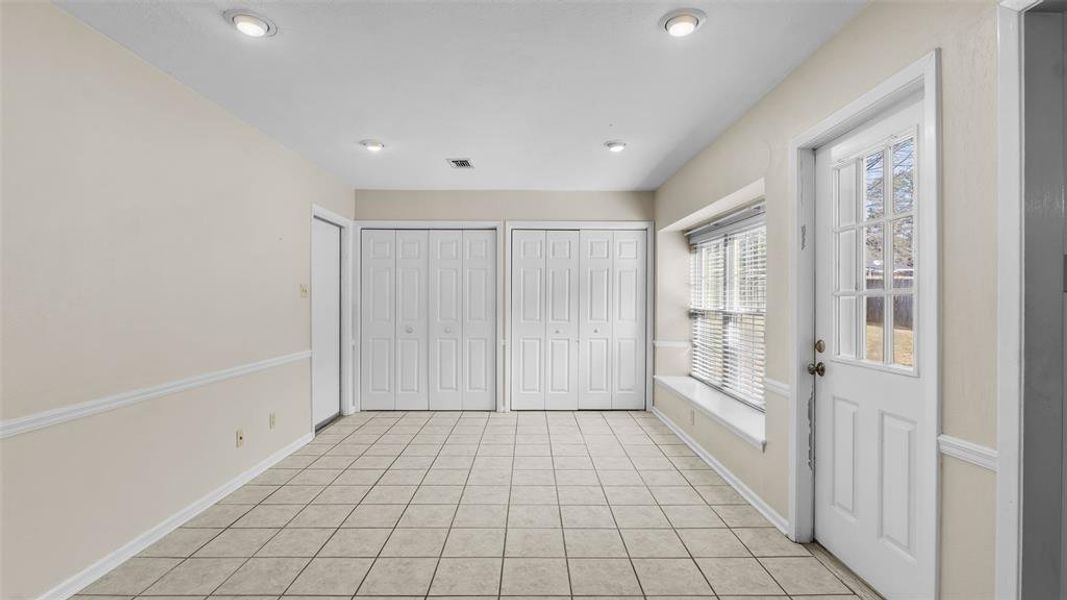 Spacious, unfurnished interior of a new home in , Texarkana (Image 17). Spacious, unfurnished interior of a new home in , Texarkana (Image 17).