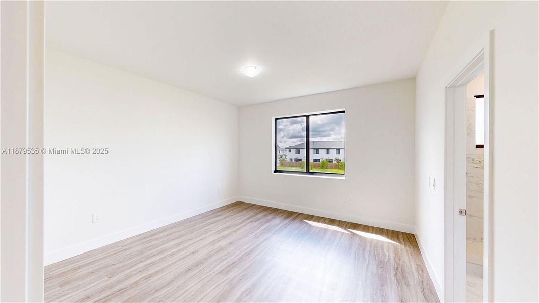 Spacious, unfurnished interior of a new home in , Homestead (Image 15).