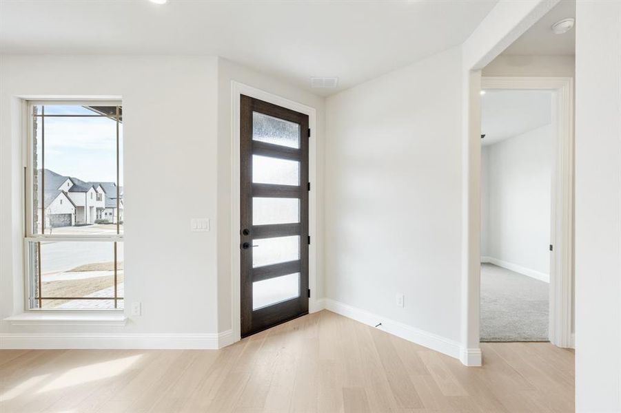 Spacious, unfurnished interior of a new home in Painted Tree, McKinney (Image 22). Spacious, unfurnished interior of a new home in Painted Tree, McKinney (Image 22).