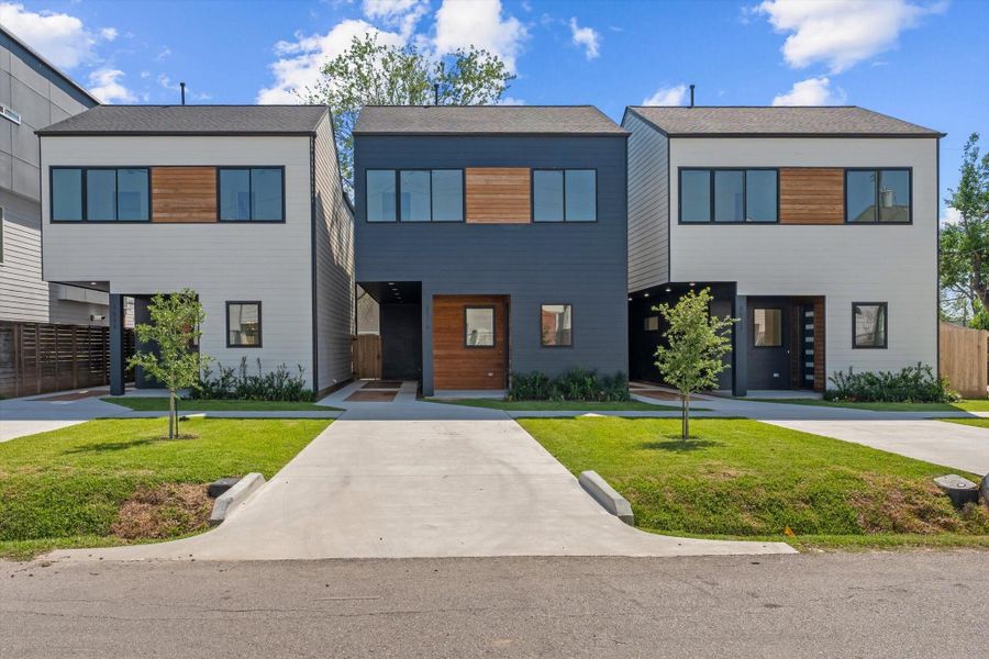 Exterior: Villas on Tulane: Home is in the center. LAST HOME AVAILABLE! Exterior: Villas on Tulane: Home is in the center. LAST HOME AVAILABLE!