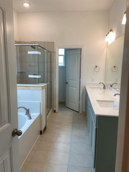 Furnished interior view inside a new home in Hillview Addition, Decatur (Image 5).