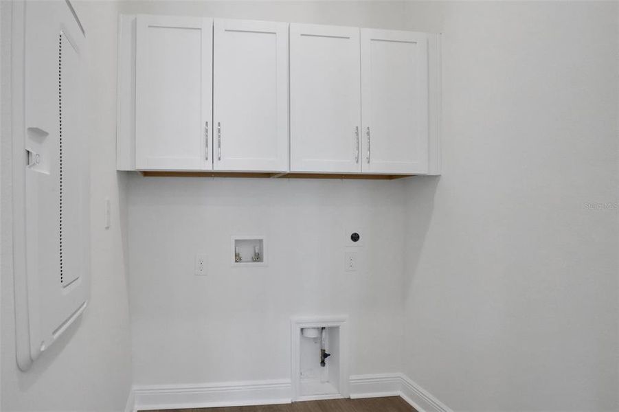 Spacious, unfurnished interior of a new home in Bungalow Walk at Lakewood Ranch, Sarasota (Image 23).