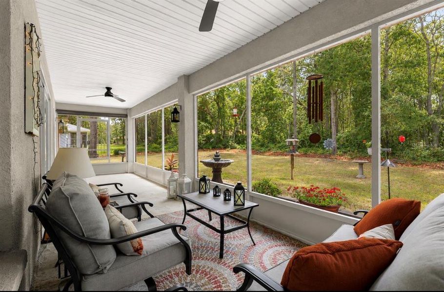 Exterior details and patio area of a home in , Citrus Springs (Image 27).