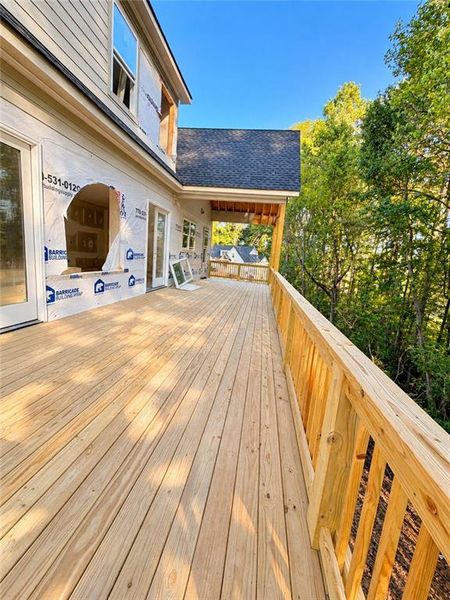 Exterior details and patio area of a home in , Clermont (Image 3).