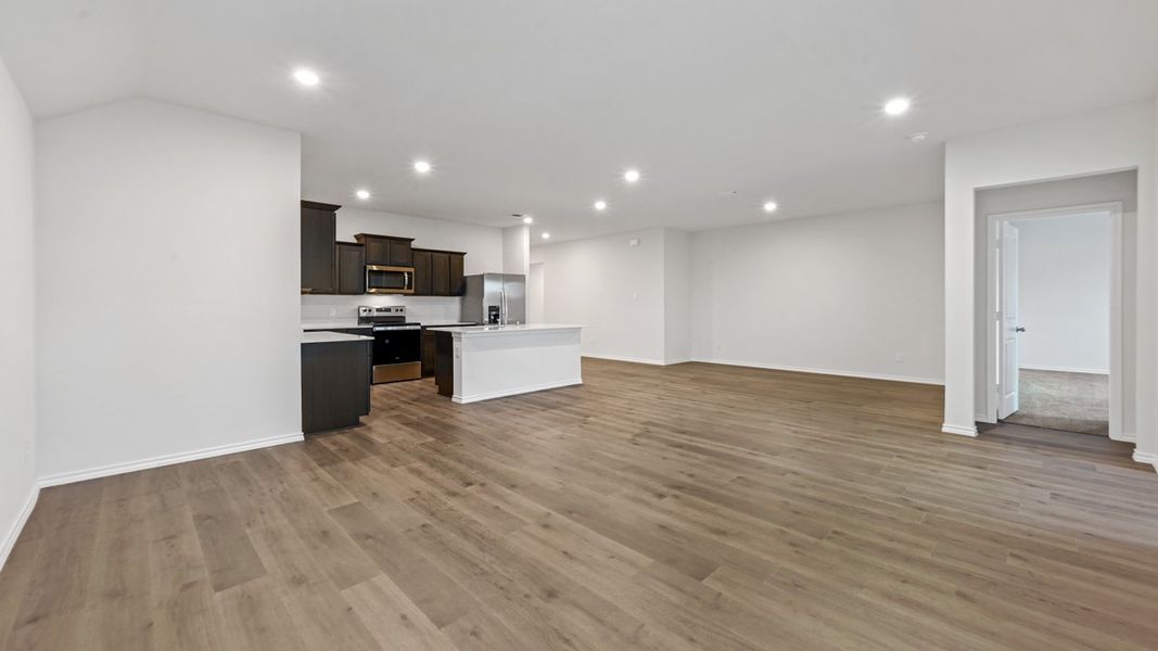 Spacious, unfurnished interior of a new home in Saddlebrook, Waxahachie (Image 19). Spacious, unfurnished interior of a new home in Saddlebrook, Waxahachie (Image 19).