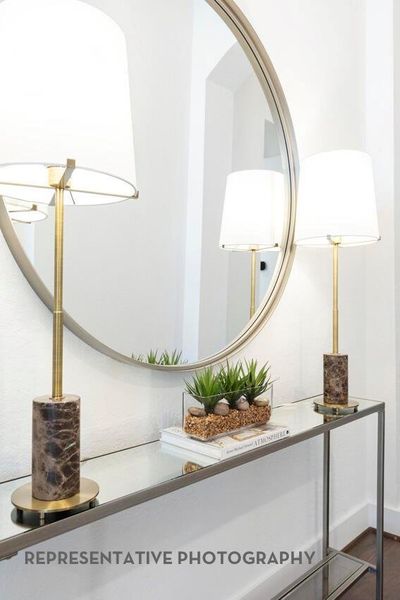 Close-up of interior finishes inside a home in Midline, Webster (Image 20).