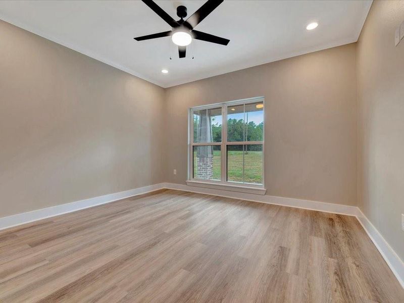 Spacious, unfurnished interior of a new home in , Diboll (Image 33).