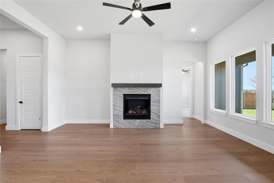 Spacious, unfurnished interior of a new home in Pecan Grove, Burleson (Image 31).