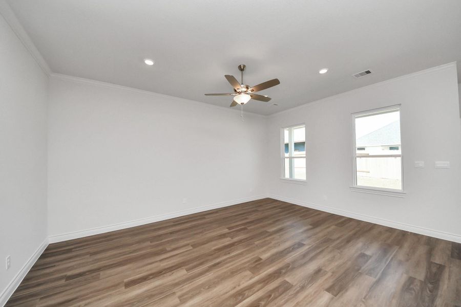 Spacious, unfurnished interior of a new home in Lexington Heights, Willis (Image 35).