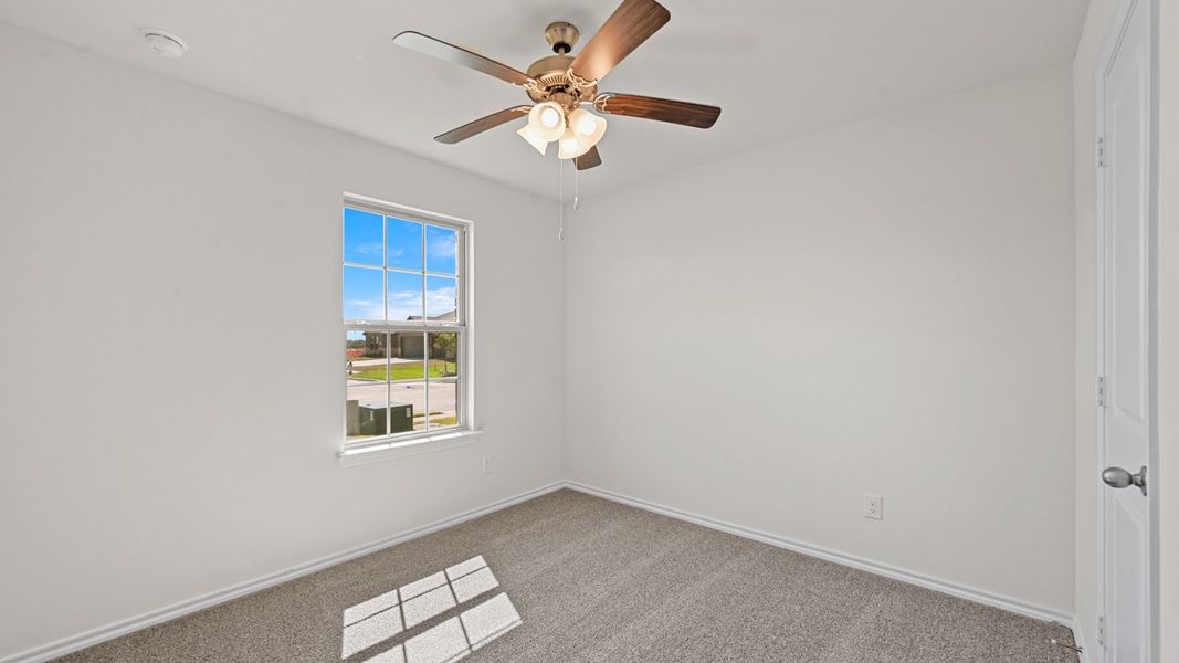 Spacious, unfurnished interior of a new home in Saddlebrook, Waxahachie (Image 31).