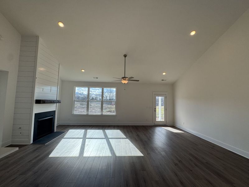 Spacious, unfurnished interior of a new home in Woods Crossing, Gallatin (Image 23).