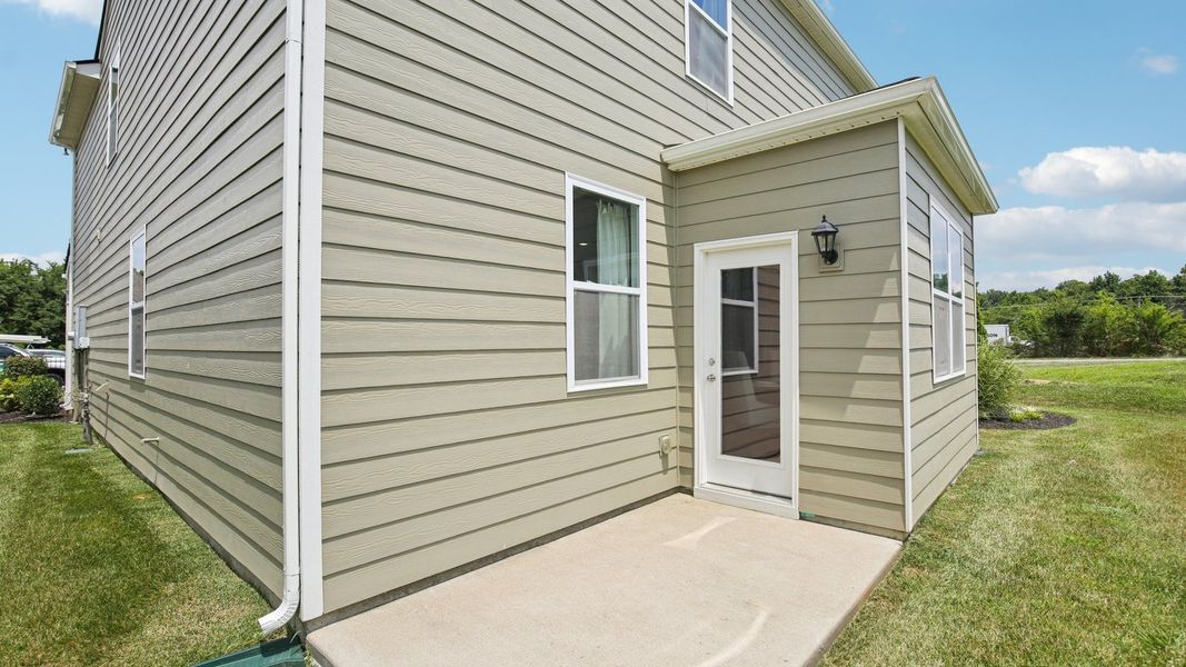 Representative exterior details of a home built from the SALEM by D.R. Horton in Pottsview, Smyrna (Image 23).