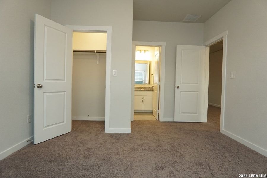 Spacious, unfurnished interior of a new home in Ladera - High Point 45', San Antonio (Image 28).