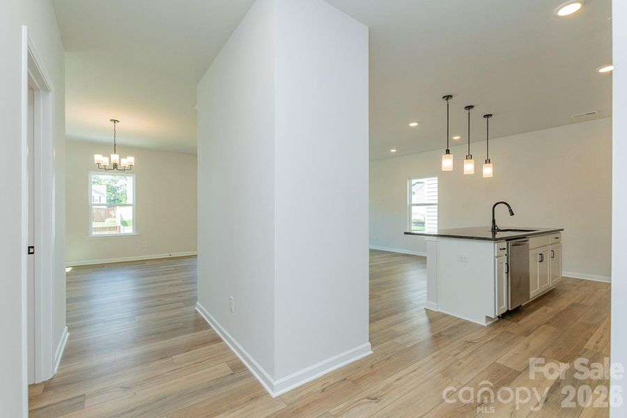 Spacious, unfurnished interior of a new home in Sunset Meadows, Charlotte (Image 12).