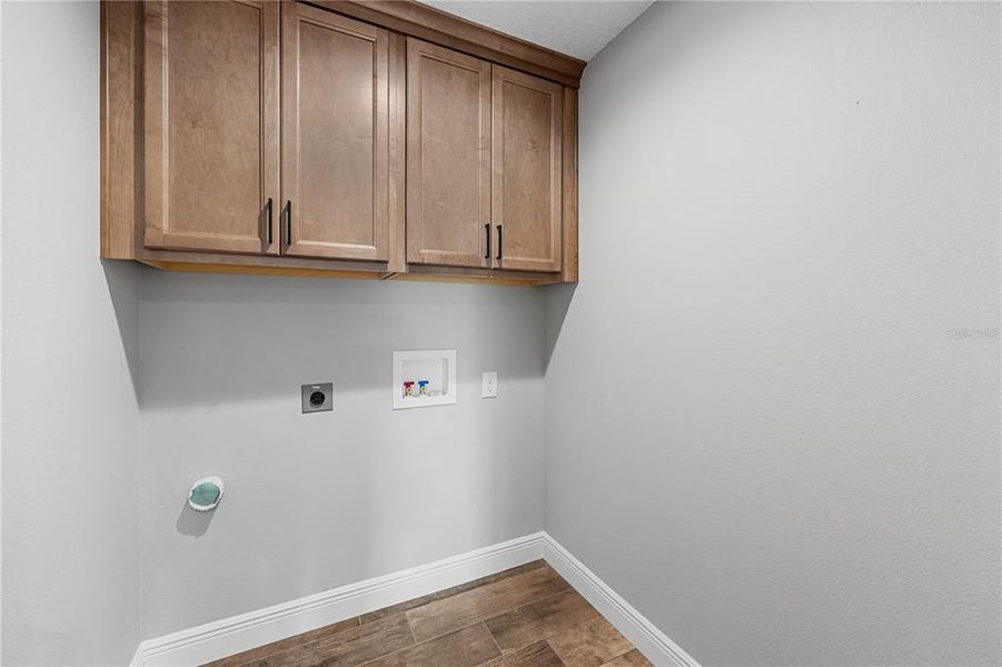 Spacious, unfurnished interior of a new home in , Lake Panasoffkee (Image 24).