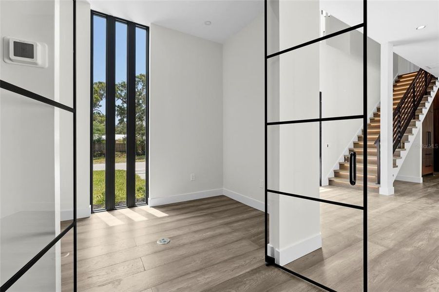 Spacious, unfurnished interior of a new home in , Sarasota (Image 53).
